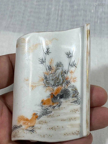 Chinese Scholar Porcelain Brushrest - Rooste…