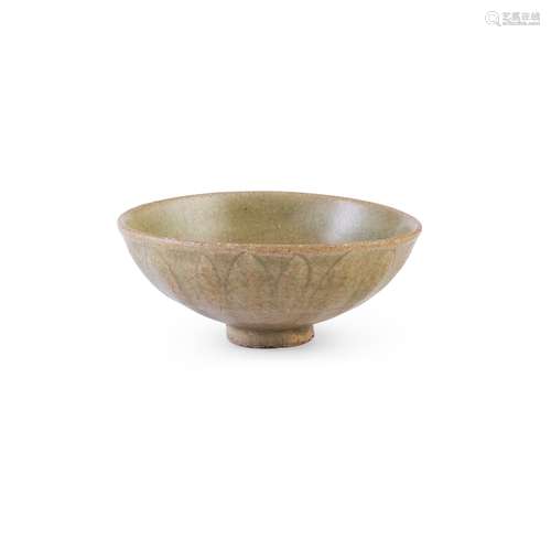 SMALL LONGQUAN CELADON-GLAZED BOWL