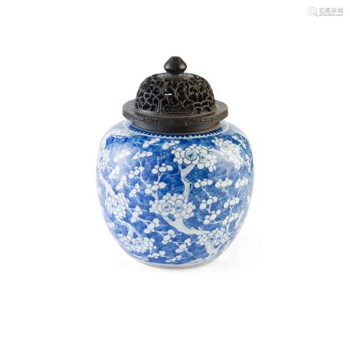 BLUE AND WHITE 'CRACKED ICE AND PRUNUS' GINGER JAR