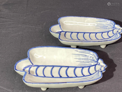 Pair Japanese Porcelain Dishes of Circad…