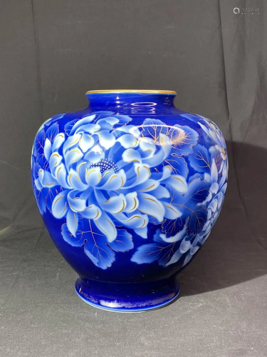 Japanese Blue Fukugawa Porcelain Vase -…