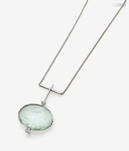 An Aquamarine Pendant Necklace