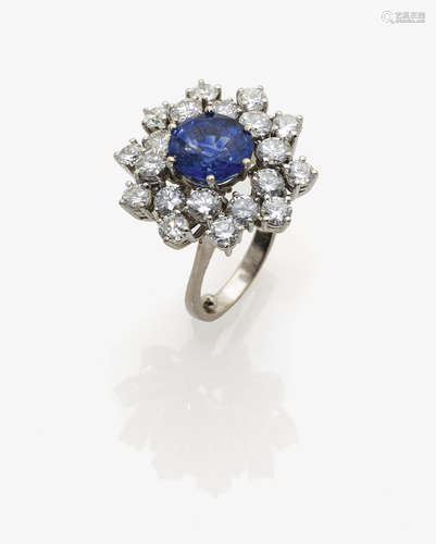 A Sapphire and Diamond Cluster Ring