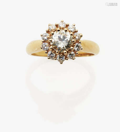 A Diamond Cluster Ring