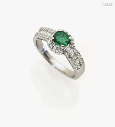 An Emerald and Diamond Cluster Ring