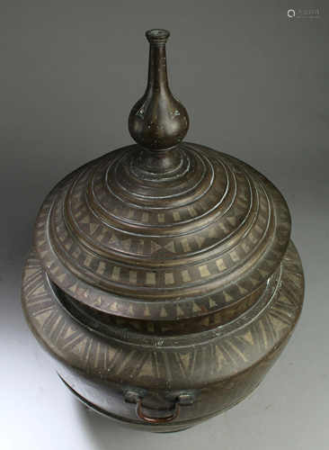 A Bronze Jar with Lid Cover