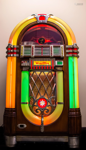 Original Wurlitzer 1015 Bubbler Juke Box