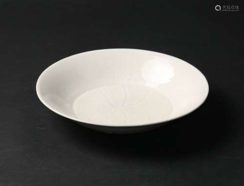 AN INCISED TING DISH