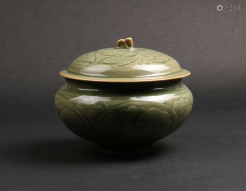 A YAOZHOU JAR AND COVER