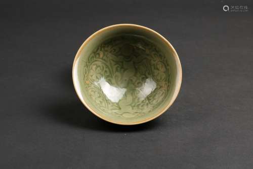 AN INCISED YAOZHOU BOWL