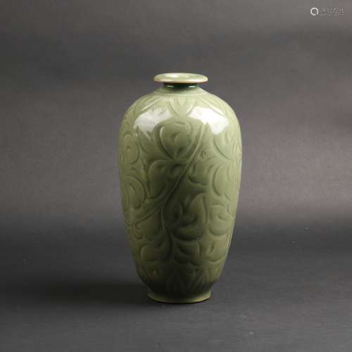 AN INCISED YAOZHOU MEIPING