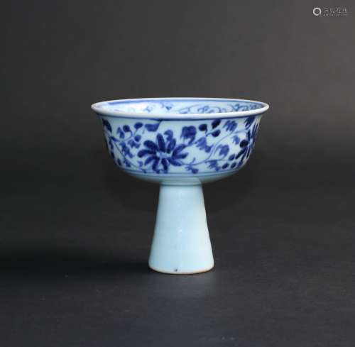 A BLUE AND WHITE STEAM CUP