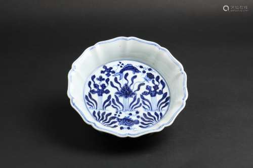A BLUE AND WHITE LOBED WASHER