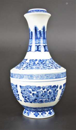 A BLUE AND WHITE CHILONG VASE QIANLONG PERIOD