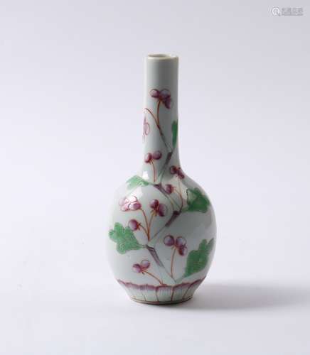 A FAMILLE ROSE VASE QING DYNASTY