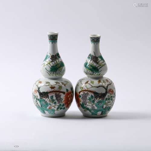 MATCHED PAIR FAMILLE VERTE DOUBLE GOURD SHAPED VASES GUANGXU PERIOD