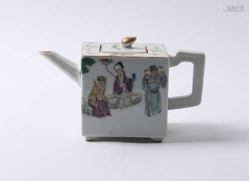 A FAMILLE ROSE TEA-POT QING DYNASTY