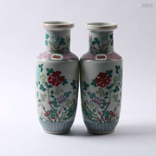 MATCHED PAIR A FAMILLE ROSE MALLET VASES QING DYNASTY