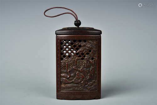 A RETICULATED BAMBOO POMENDER EARLY QING DYNASTY