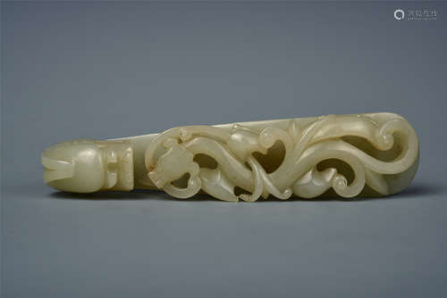 A CARVED WHITE JADE BELT HOOK QING DYNASTY