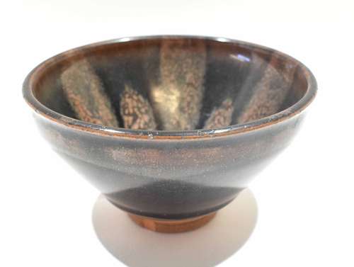 Japanese pottery tapered bowl with Tenmoku type glaze, 13cm diam