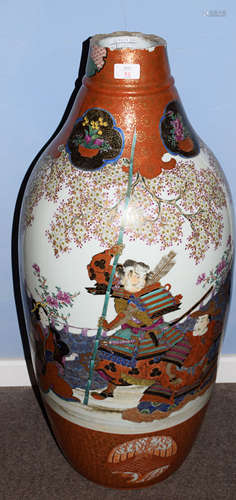 Very exceptionally large Japanese Satsuma vase of exhibition quality, decorated to the front with