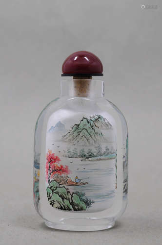 AN INSIDE-PAINTED GLASS SNUFF BOTTLE