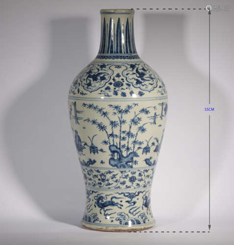 A BLUE AND WHITE VASE MING DYNASTY