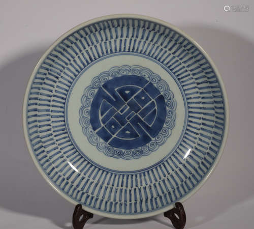 A BLUE AND WHITE PALTE QIANLONG PERIOD