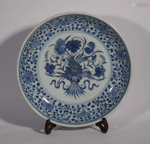 A BLUE AND WHITE PLATE QIANLONG PERIOD