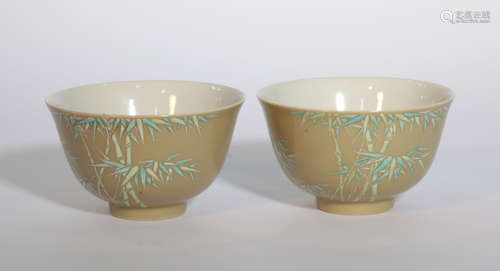 PAIR FAMILLE ROSE BOWLS QIANLONG PERIOD