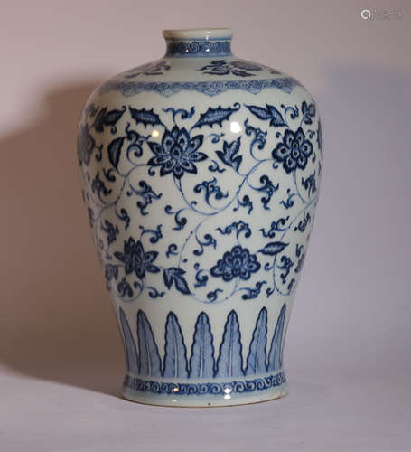 A BLUE AND WHITE MEIPING QIANLONG PERIOD