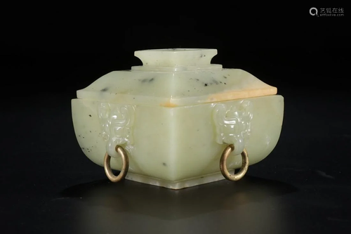 A CHINESE JADE ZUN VASE, QING DYNASTY