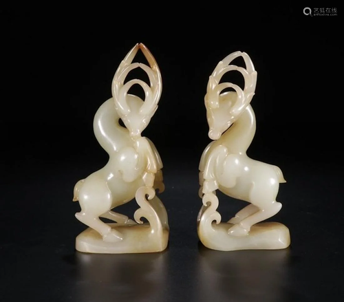 A PAIR OF CHINESE JADE DEER STATUE, QING…