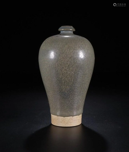 A CHINESE BROWN GLAZED VASE, SONG DY…