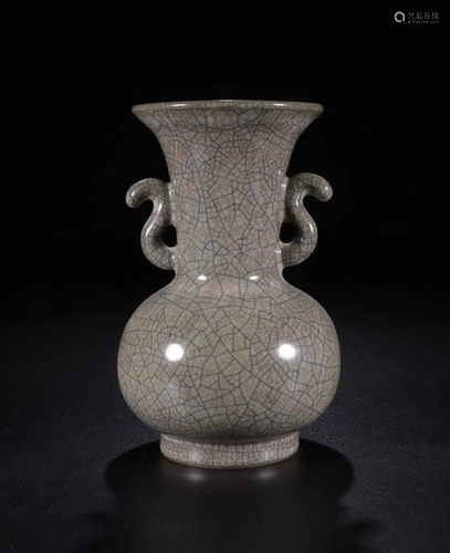 A CHINESE GUAN TYPE GAKZED VASE, SON…