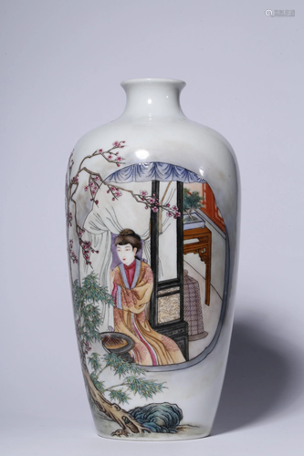 A CHINESE FAMILLE ROSE VASE, QING DYNA…