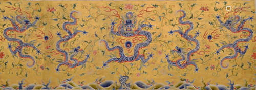 A CHINESE SILK PAINTING SCROLL, QING…