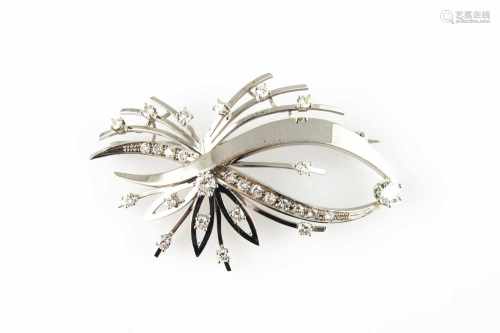 Brooch585 white gold, set with 28 brilliant-cut diamonds, total approx. 1.15 ct, J-K, mainly si, 5.5