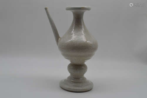 Chinese Ming Dynasty Yongle Period White Glaze Porcelain Pot
