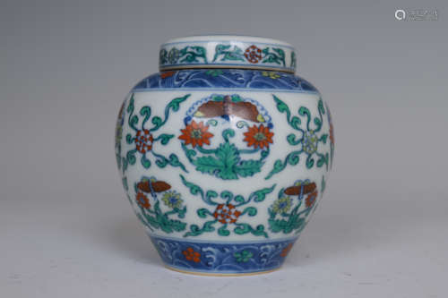 Chinese Ming Dynasty Chenghua Doucai Porcelain Vessel