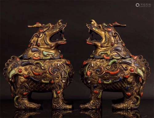 A Pair of Chinese Gilt Bronze Incense Burners with Gemstone Inlaid