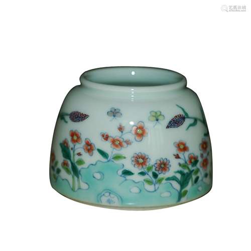 A Chinese Dou-Cai Glazed Porcelain Water Pot