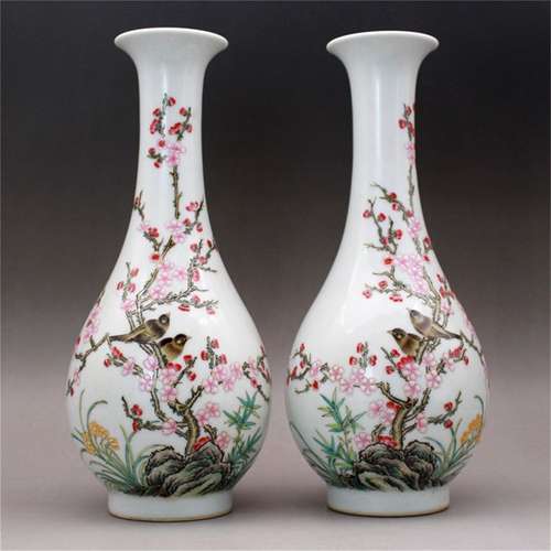 A Pair of Chinese Famille-Rose Porcelain Vases