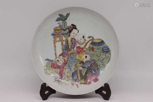 A Chinese Famille-Rose Porcelain Plate