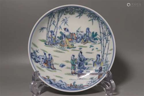 A Chinese Dou-Cai Glazed Porcelain Plate