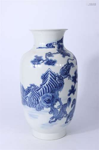 A Chinese Blue and White Porcelain Vase