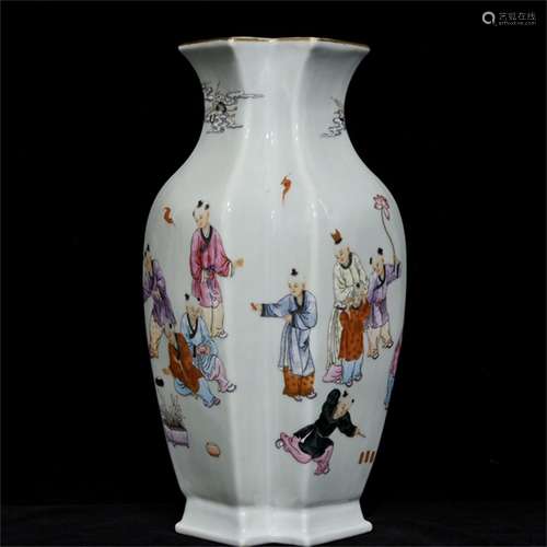 A Chinese Famille-Rose Porcelain Vase