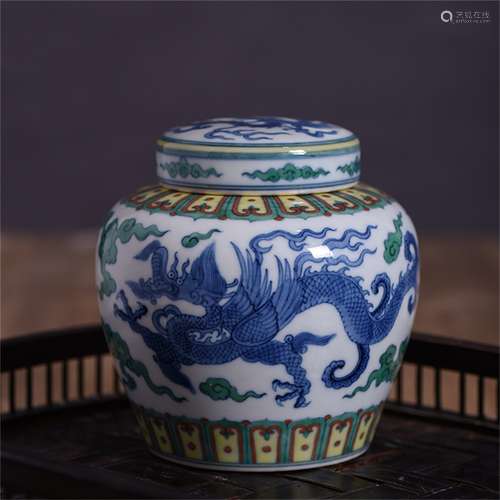 A Chinese Dou-Cai Glazed Porcelain Jar