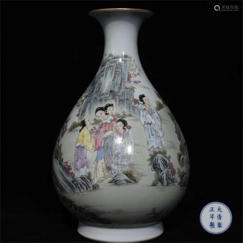 A Chinese Famille-Rose Porcelain Vase